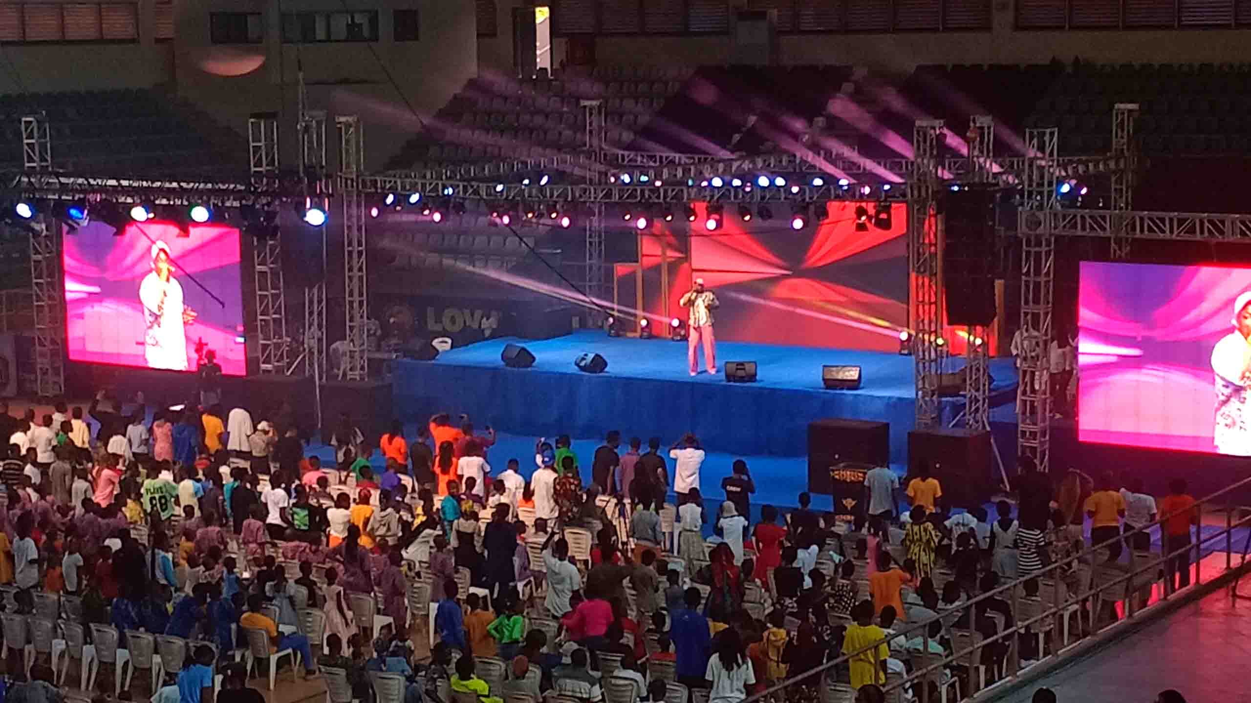 Projects church led screen 32