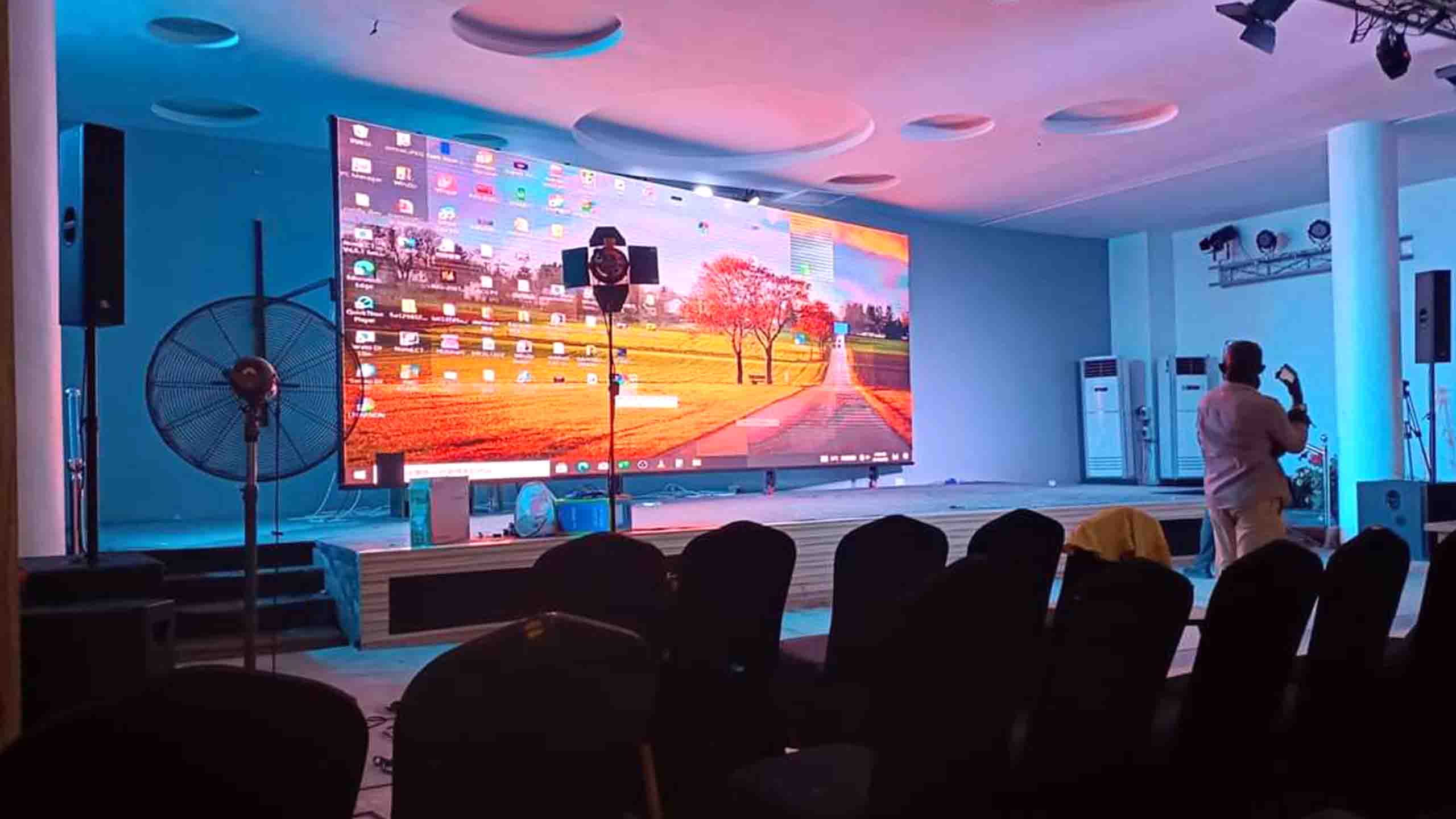 Projects church led screen 34