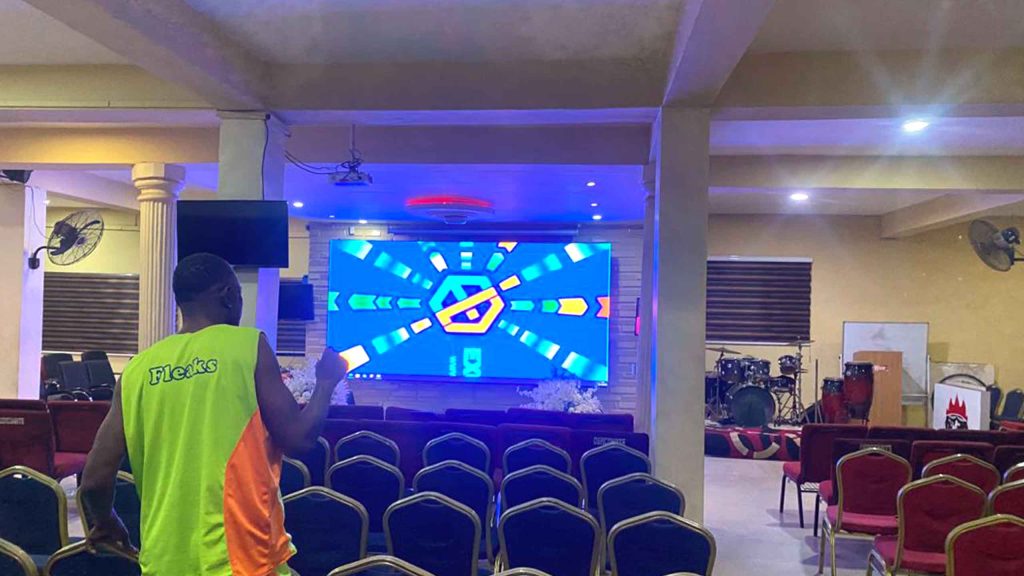 church led screen 53