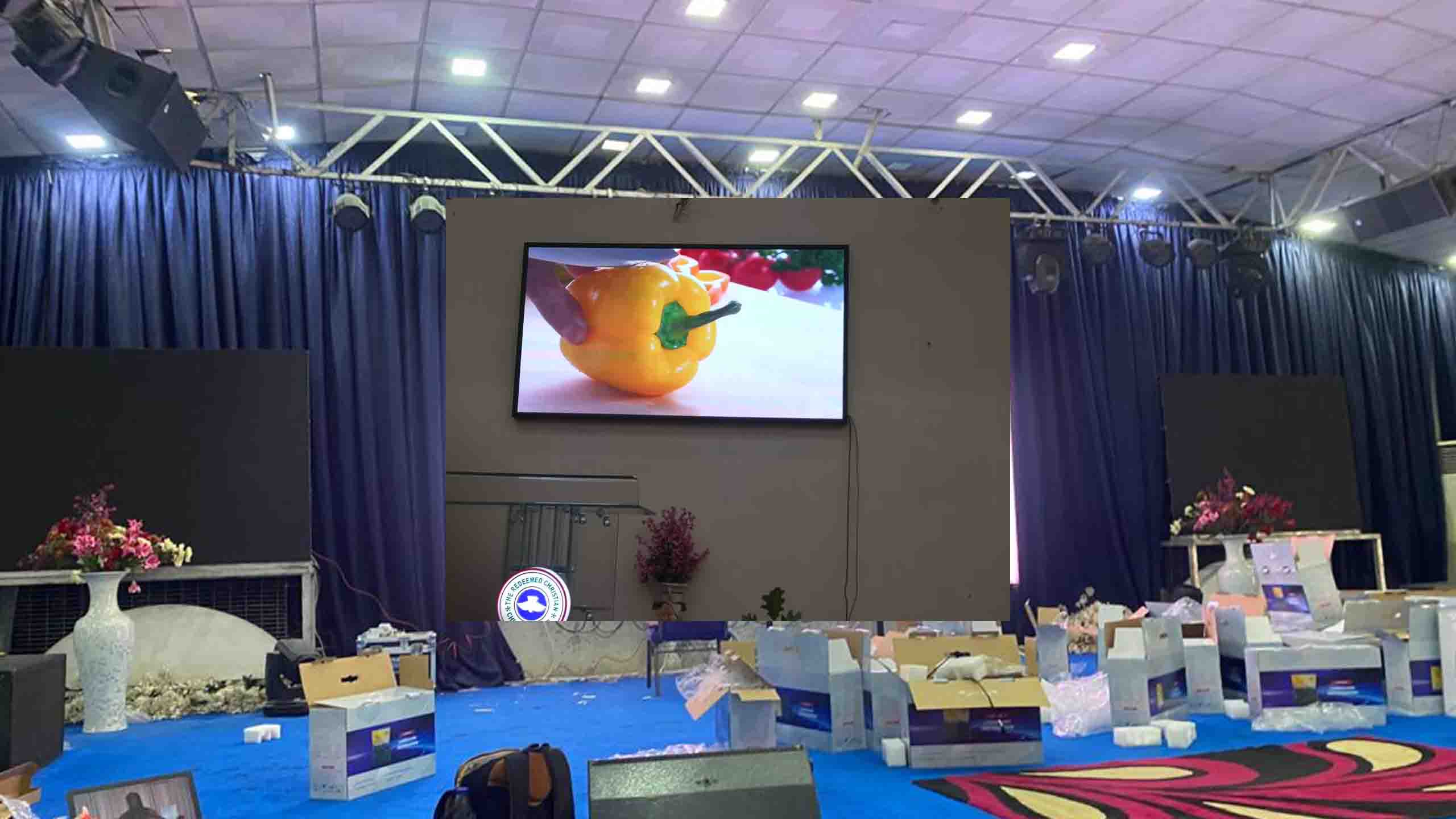 Projects church led screen 114