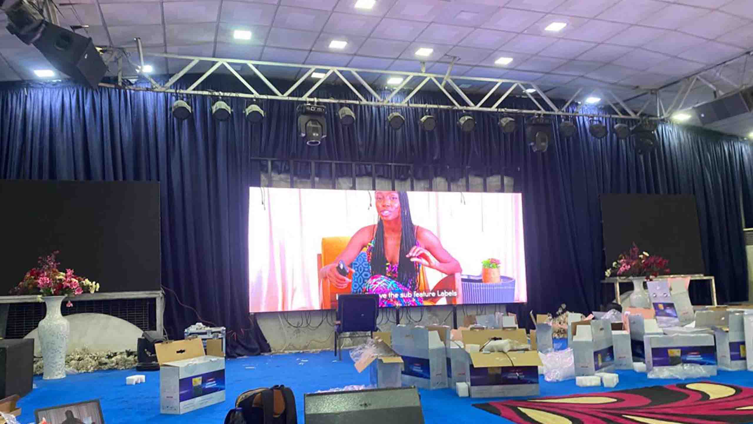 Projects church led screen 115